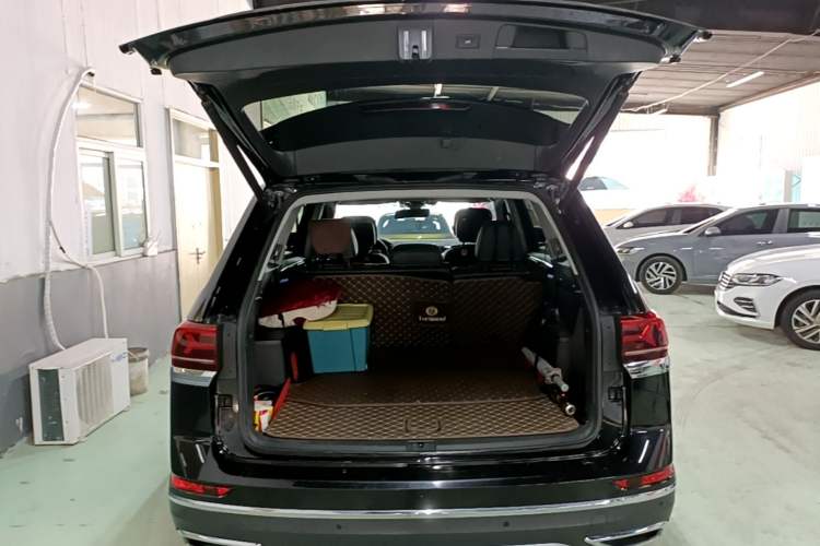 Used Volkswagen Teramont 2023 Facelift 380TSI Four-Wheel Drive Prestige Luxury Edition Trunk