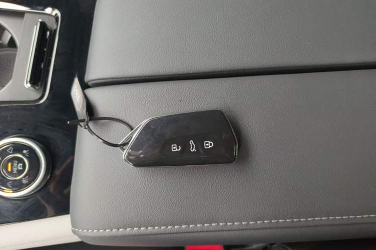 Used Volkswagen Teramont 2023 380TSI Four-Wheel Drive Luxury Edition Vehicle Key