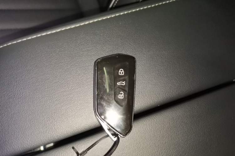 Used Volkswagen Teramont 2023 380TSI Four-Wheel Drive Luxury Edition Vehicle Key