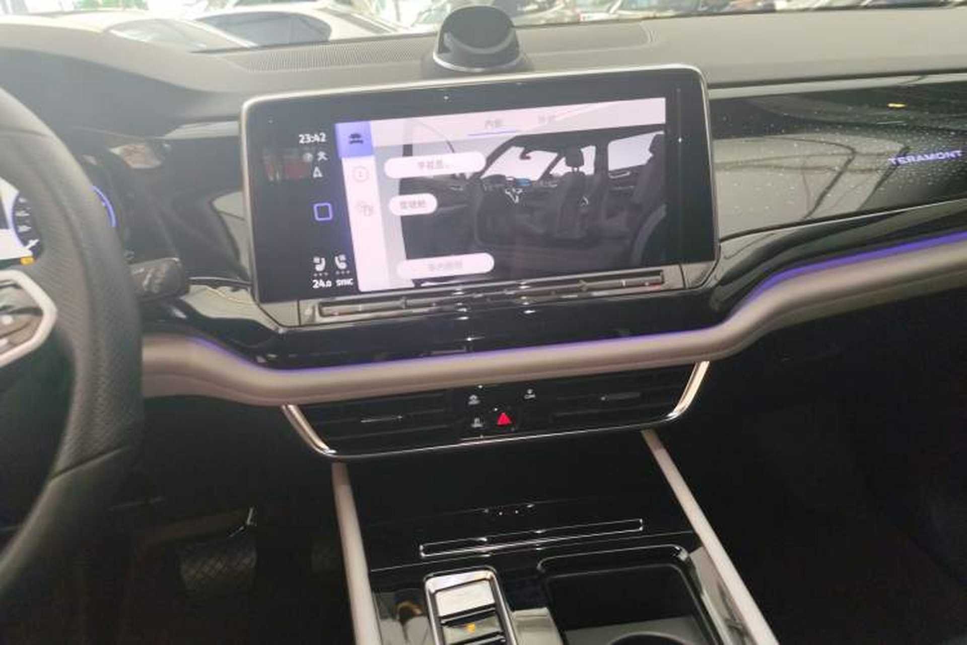 Used Volkswagen Teramont 2023 530 V6 All-Wheel Drive Prestige Flagship Edition Audio And AC Panel