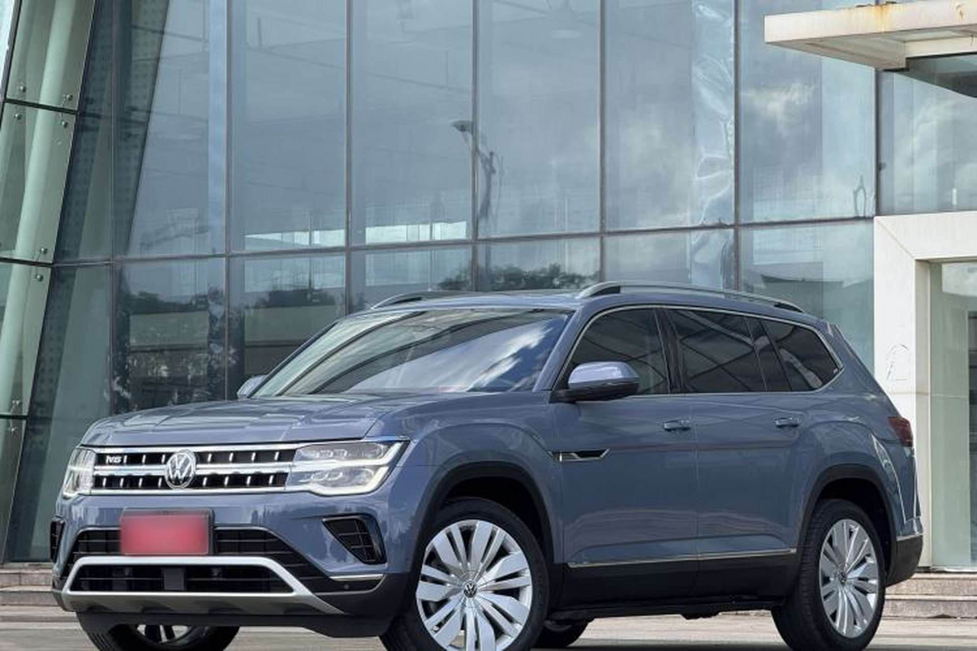 Used Volkswagen Teramont 2023 530 V6 All-Wheel Drive Prestige Flagship Edition Front Left 45 Deg