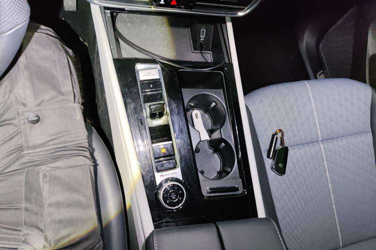 Used Volkswagen Teramont 2023 380TSI Four-Wheel Drive Luxury Edition Gear Lever