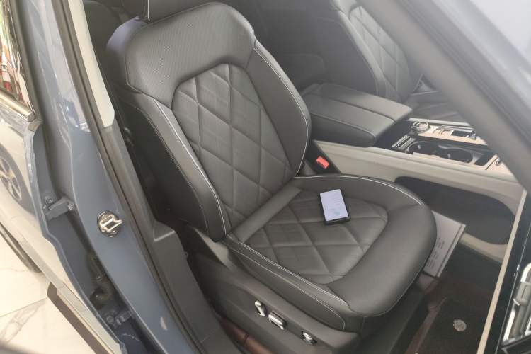 Used Volkswagen Teramont 2023 530 V6 All-Wheel Drive Prestige Flagship Edition Right Front Seat