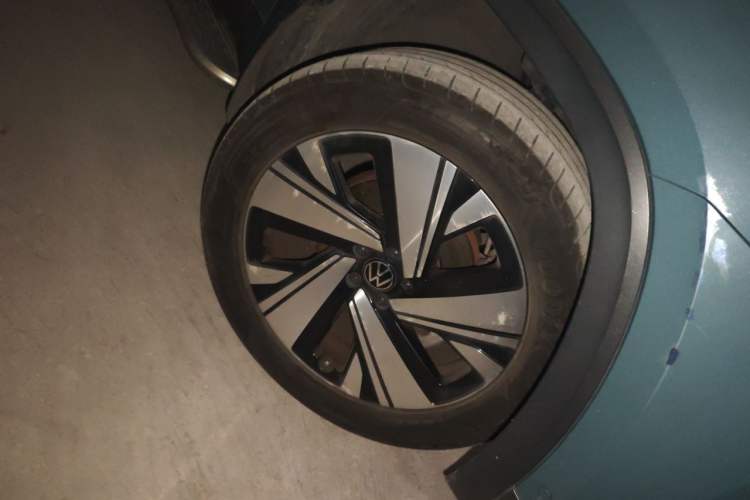 Used Volkswagen Teramont 2023 530 V6 Four-Wheel Drive Prestige Luxury Edition Right Front Wheel Hub