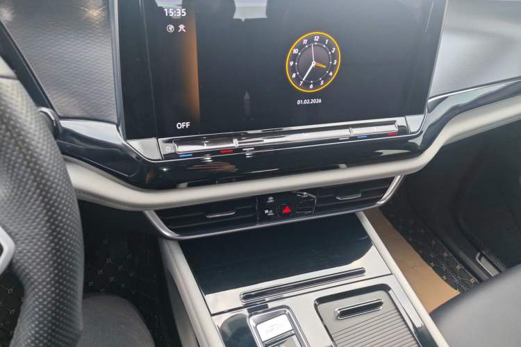 Used Volkswagen Teramont 2023 380TSI Four-Wheel Drive Luxury Edition Audio And AC Panel