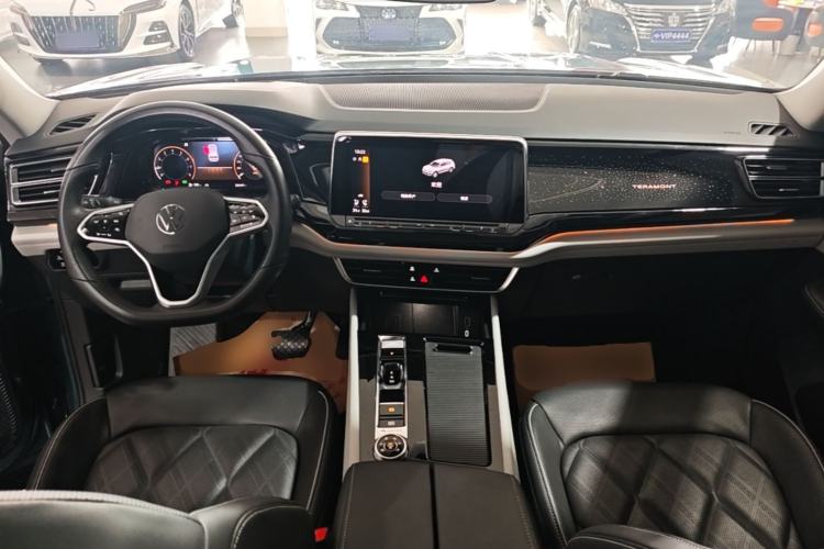 Used Volkswagen Teramont 2023 530 V6 All-Wheel Drive Prestige Flagship Edition Center Console