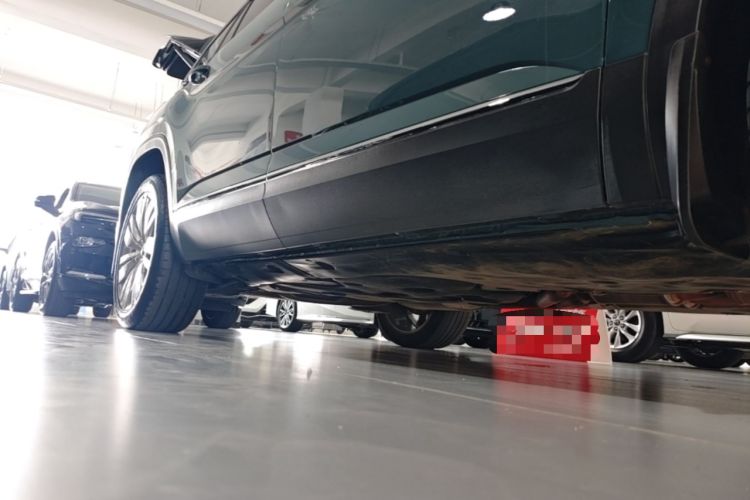 Used Volkswagen Teramont 2023 530 V6 All-Wheel Drive Prestige Flagship Edition Right Side Sill