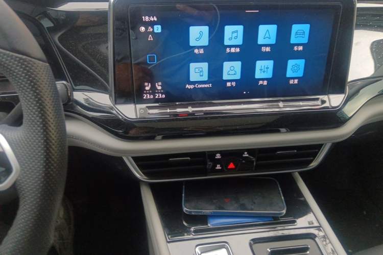 Used Volkswagen Teramont 2024 380TSI All-Wheel Drive Longyao Edition Audio And AC Panel