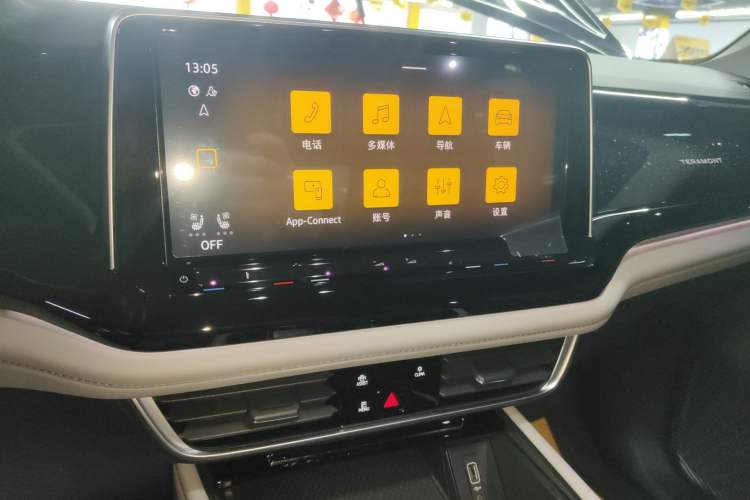 Used Volkswagen Teramont 2024 380TSI All-Wheel Drive Longyao Edition Audio And AC Panel
