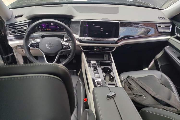 Used Volkswagen Teramont 2024 380TSI All-Wheel Drive Longyao Edition Center Console