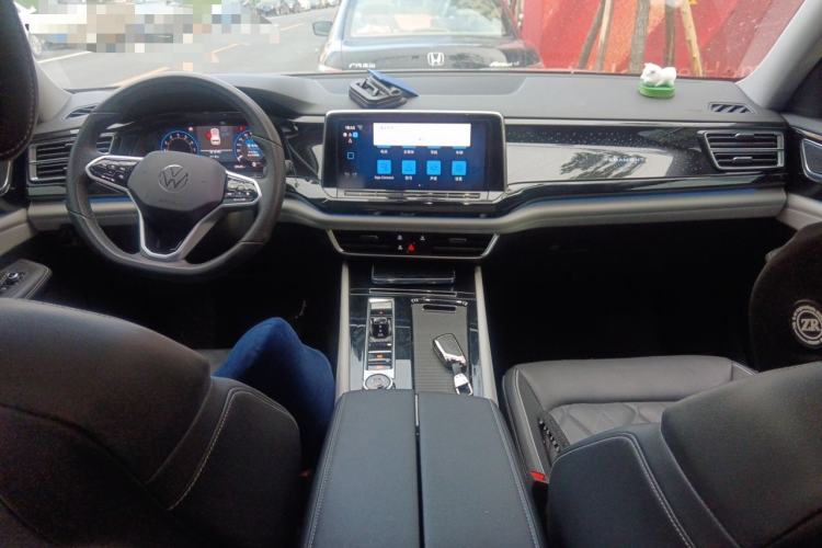 Used Volkswagen Teramont 2024 380TSI All-Wheel Drive Longyao Edition Center Console