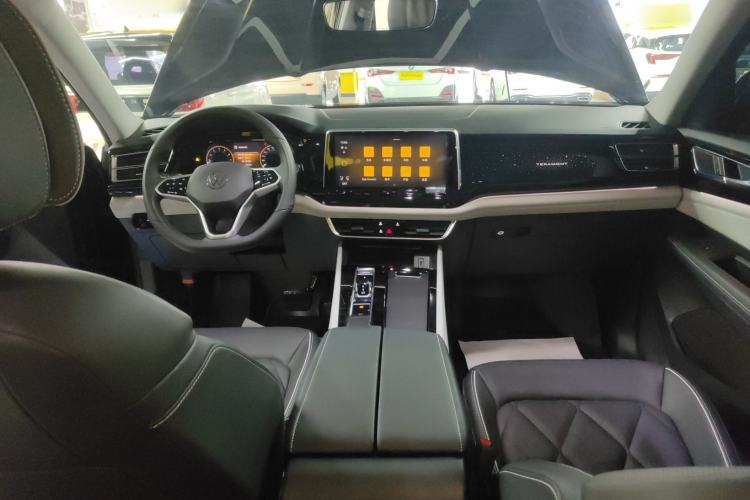 Used Volkswagen Teramont 2024 380TSI All-Wheel Drive Longyao Edition Center Console