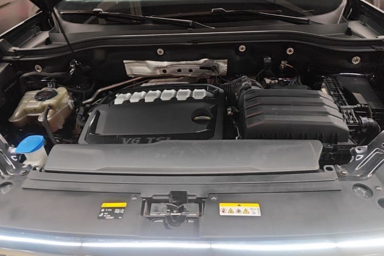 Used Volkswagen Teramont 2024 530 V6 All-Wheel Drive Prestige Luxury Edition Engine Bay