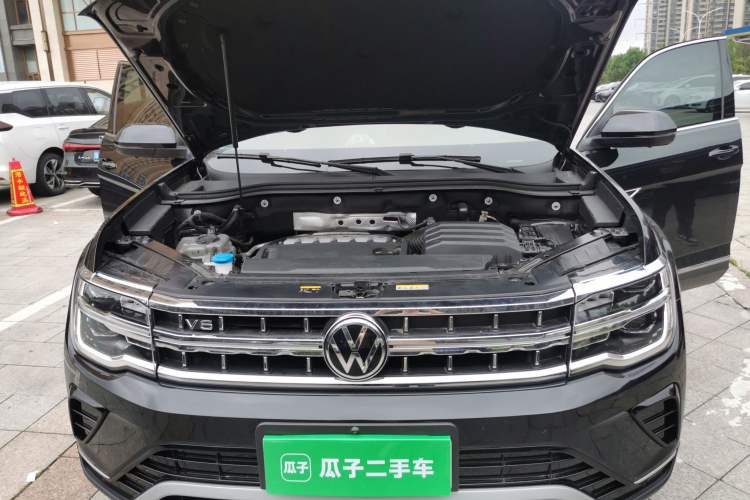 Used Volkswagen Teramont 2024 530 V6 All-Wheel-Drive Dragon Edition Engine Bay