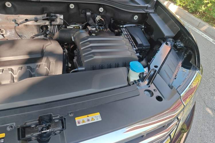 Used Volkswagen Teramont 2024 380TSI All-Wheel Drive Longyao Edition Engine Bay Left