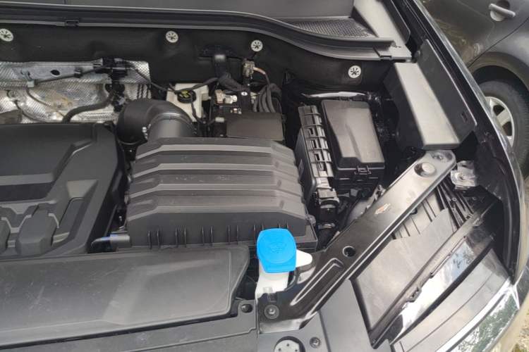 Used Volkswagen Teramont 2024 380TSI All-Wheel Drive Longyao Edition Engine Bay Left
