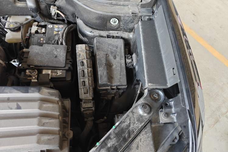 Used Volkswagen Teramont 2024 380TSI All-Wheel Drive Longyao Edition Engine Bay Left