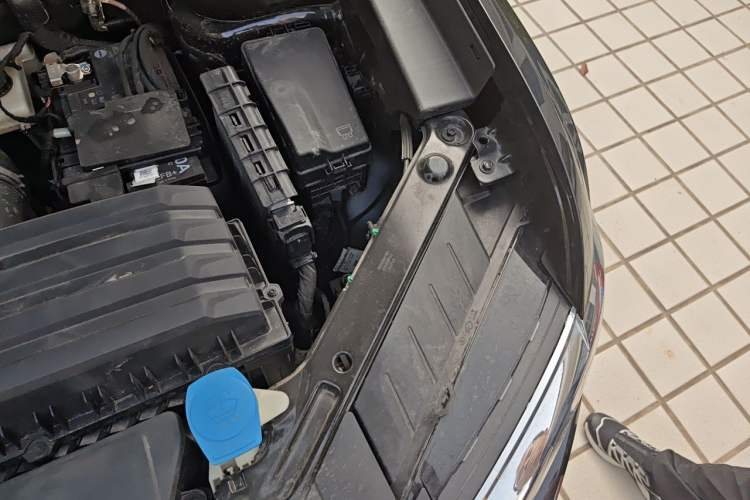 Used Volkswagen Teramont 2024 380TSI Four-Wheel Drive Prestige Luxury Edition Engine Bay Left