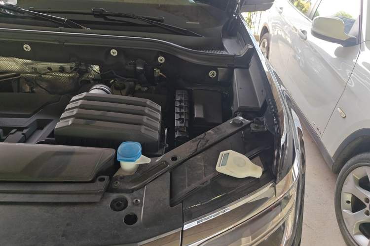 Used Volkswagen Teramont 2024 380TSI All-Wheel Drive Longyao Edition Engine Bay Left