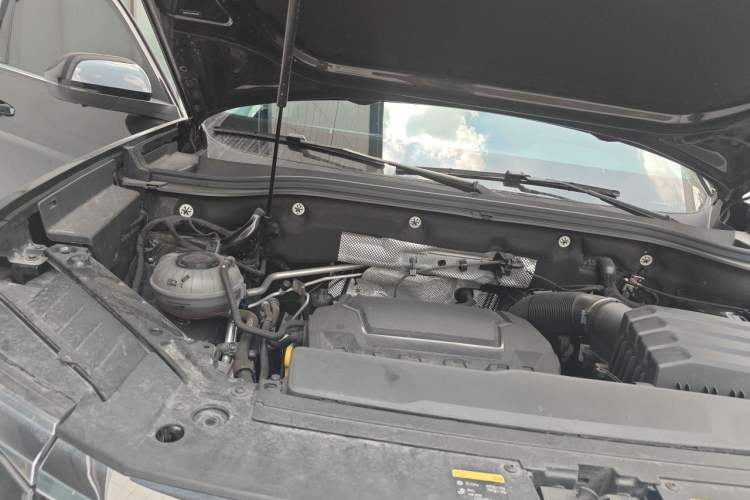 Used Volkswagen Teramont 2024 380TSI All-Wheel Drive Longyao Edition Engine Bay Right