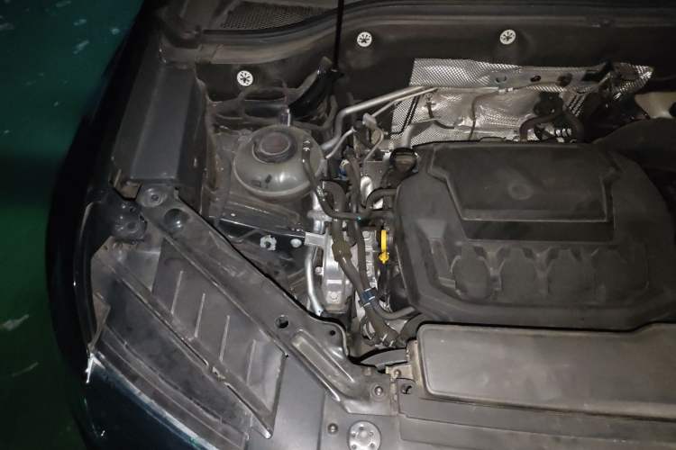 Used Volkswagen Teramont 2024 380TSI All-Wheel Drive Longyao Edition Engine Bay Right