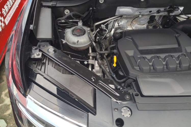 Used Volkswagen Teramont 2024 380TSI All-Wheel Drive Longyao Edition Engine Bay Right