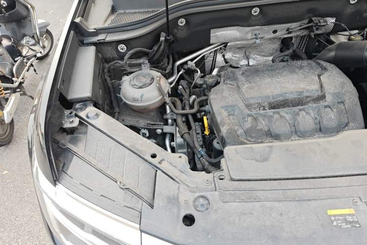 Used Volkswagen Teramont 2024 380TSI All-Wheel Drive Longyao Edition Engine Bay Right
