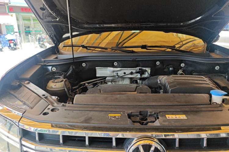 Used Volkswagen Teramont 2024 380TSI All-Wheel Drive Longyao Edition Engine Bay Right