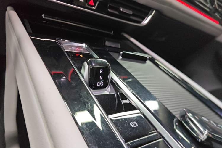 Used Volkswagen Teramont 2024 380TSI Four-Wheel Drive Prestige Flagship Edition Gear Lever