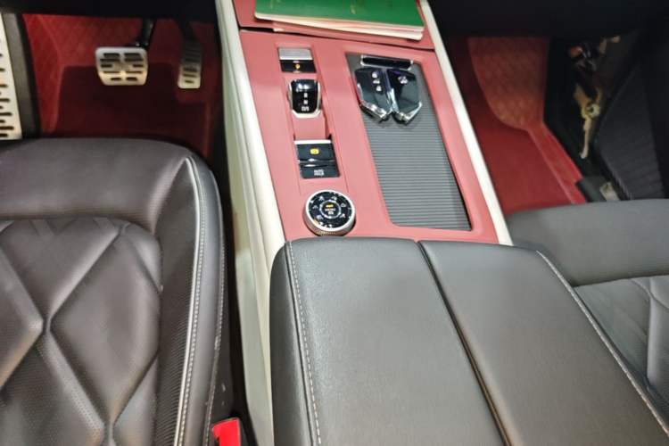 Used Volkswagen Teramont 2024 380TSI Four-Wheel Drive Prestige Luxury Edition Gear Lever