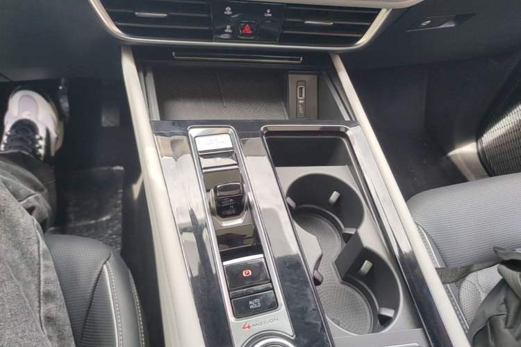 Used Volkswagen Teramont 2024 380TSI All-Wheel Drive Longyao Edition Gear Lever