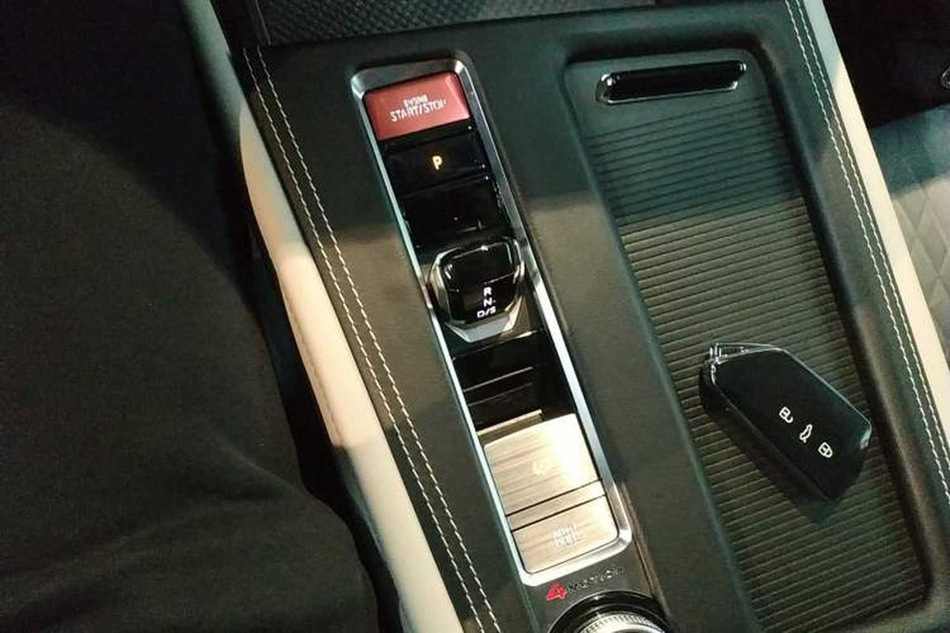 Used Volkswagen Teramont 2024 380TSI Four-Wheel Drive Dragon Edition Gear Lever