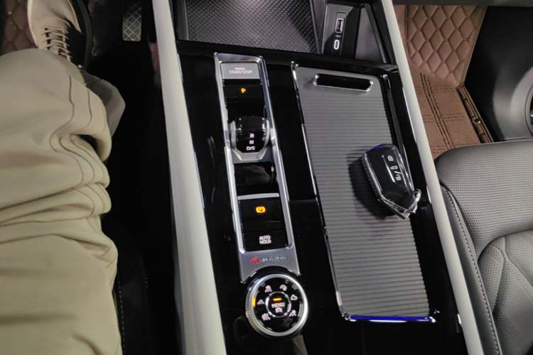Used Volkswagen Teramont 2024 380TSI Four-Wheel Drive Prestige Luxury Edition Gear Lever
