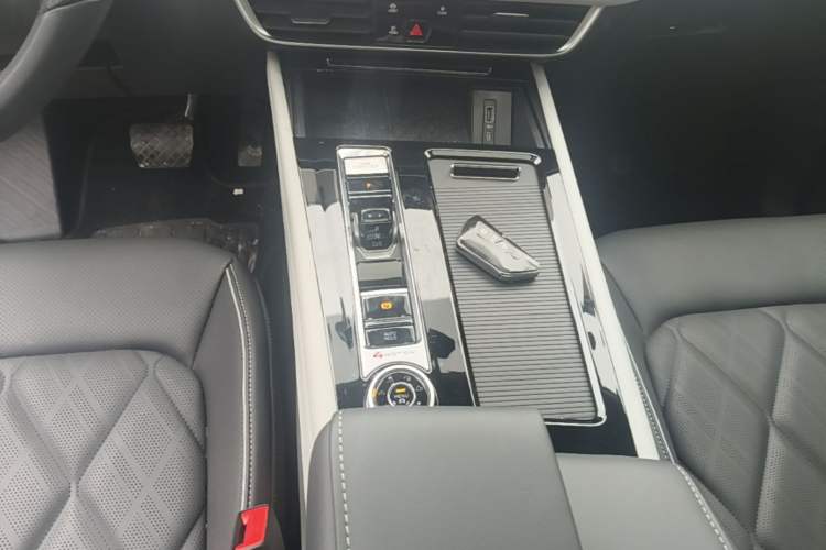 Used Volkswagen Teramont 2024 380TSI Four-Wheel Drive Longxiang Edition Gear Lever