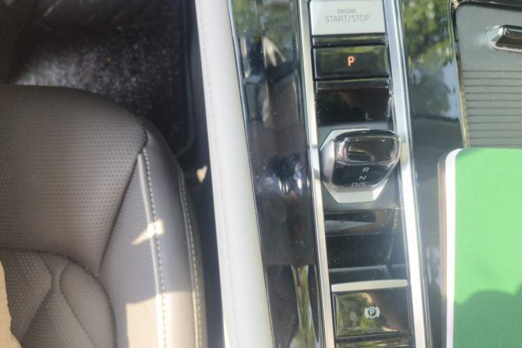 Used Volkswagen Teramont 2024 380TSI All-Wheel Drive Longyao Edition Gear Lever