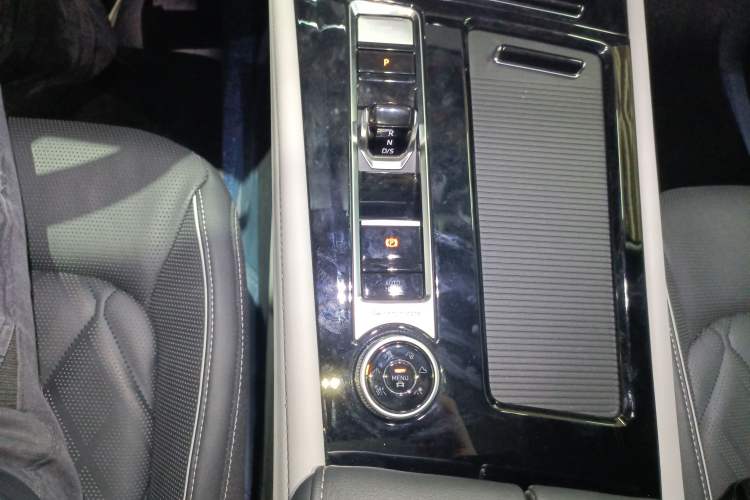 Used Volkswagen Teramont 2024 380TSI Four-Wheel Drive Prestige Luxury Edition Gear Lever