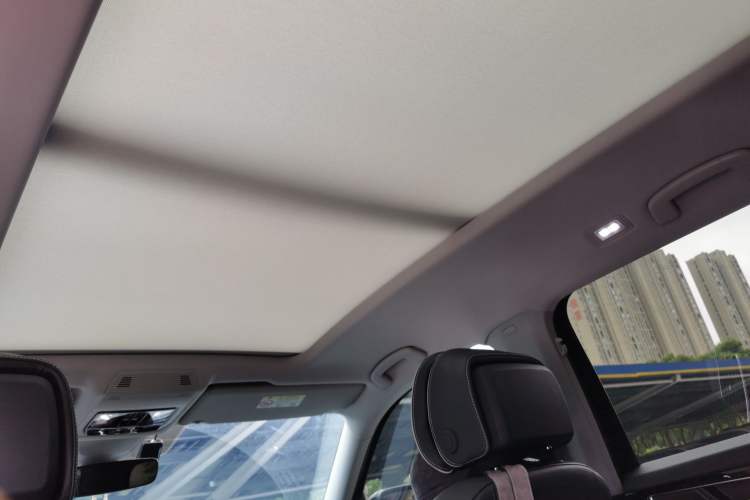 Used Volkswagen Teramont 2024 530 V6 All-Wheel-Drive Dragon Edition Headliner