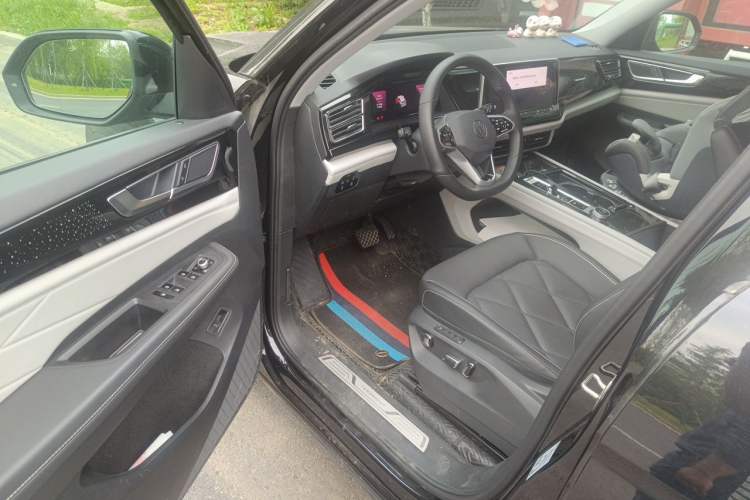 Used Volkswagen Teramont 2024 380TSI All-Wheel Drive Longyao Edition Interior 3