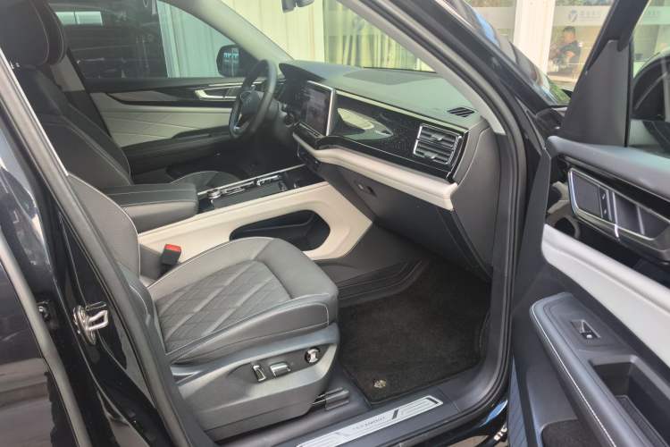 Used Volkswagen Teramont 2024 380TSI All-Wheel Drive Longyao Edition Interior 3