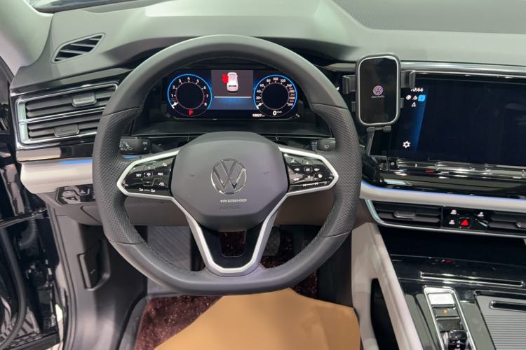 Used Volkswagen Teramont 2024 380TSI All-Wheel Drive Longyao Edition Interior 4