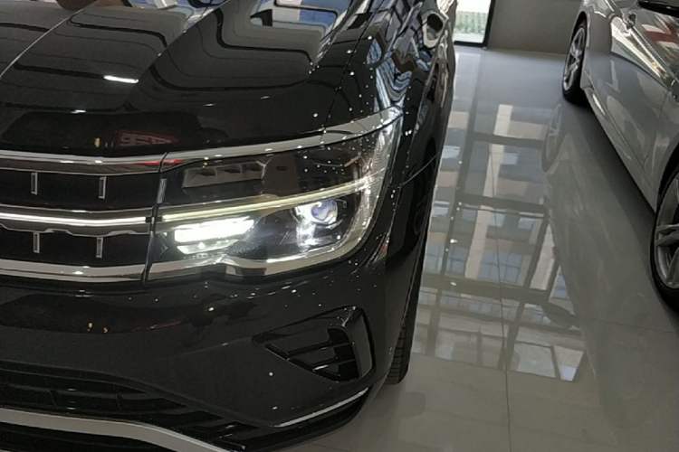 Used Volkswagen Teramont 2024 530 V6 All-Wheel Drive Prestige Luxury Edition Left Front Headlight