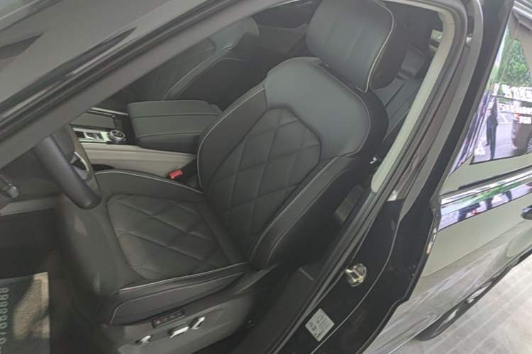 Used Volkswagen Teramont 2024 380TSI Four-Wheel Drive Prestige Luxury Edition Left Front Seat