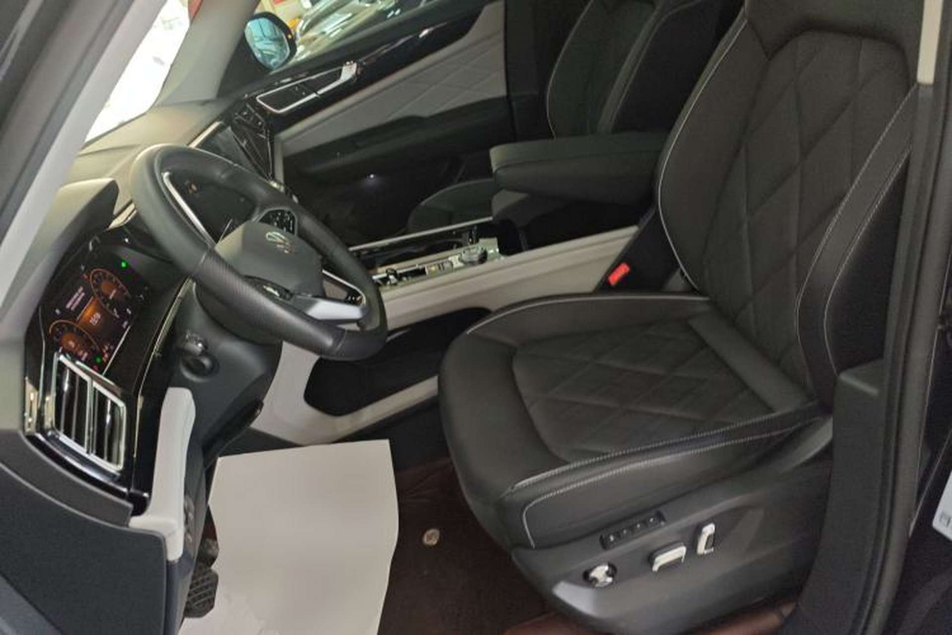 Used Volkswagen Teramont 2024 380TSI Four-Wheel Drive Prestige Luxury Edition Left Front Seat