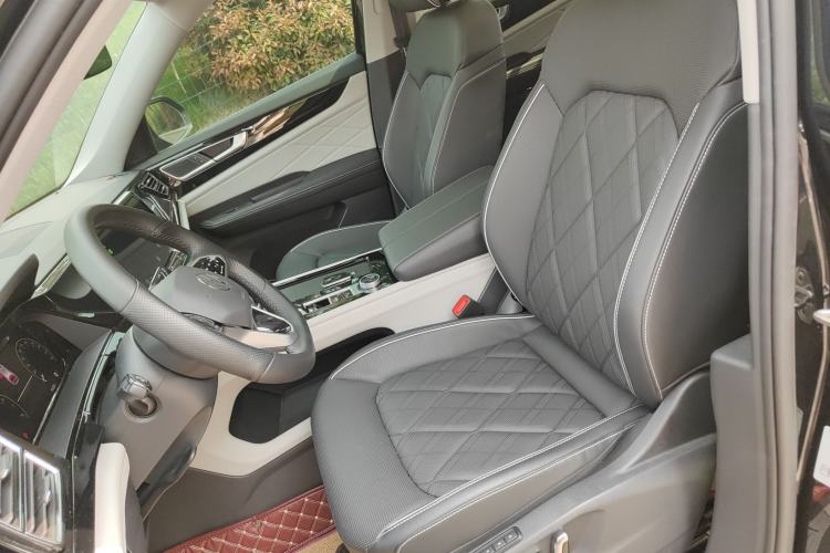 Used Volkswagen Teramont 2024 530 V6 All-Wheel Drive Prestige Luxury Edition Left Front Seat