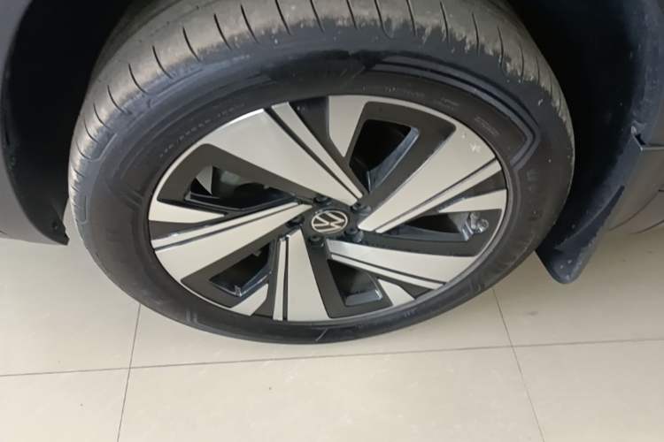 Used Volkswagen Teramont 2024 380TSI All-Wheel Drive Longyao Edition Left Front Wheel Hub
