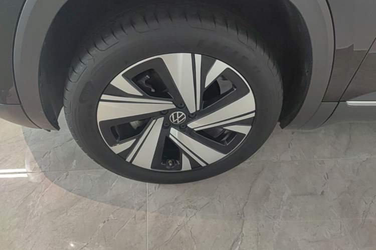 Used Volkswagen Teramont 2024 380TSI Four-Wheel Drive Prestige Luxury Edition Left Front Wheel Hub