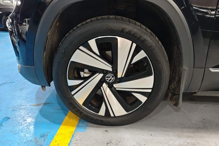 Used Volkswagen Teramont 2024 380TSI Four-Wheel Drive Prestige Luxury Edition Left Front Wheel Hub