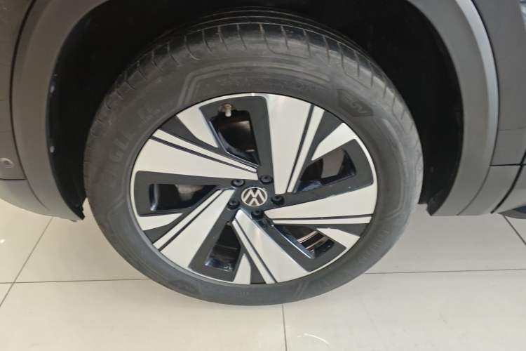 Used Volkswagen Teramont 2024 380TSI Four-Wheel Drive Prestige Luxury Edition Left Front Wheel Hub