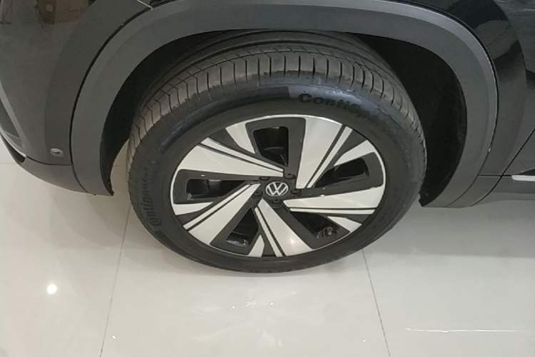 Used Volkswagen Teramont 2024 530 V6 All-Wheel Drive Prestige Luxury Edition Left Front Wheel Hub