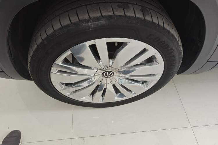 Used Volkswagen Teramont 2024 380TSI Four-Wheel Drive Longxiang Edition Left Front Wheel Hub